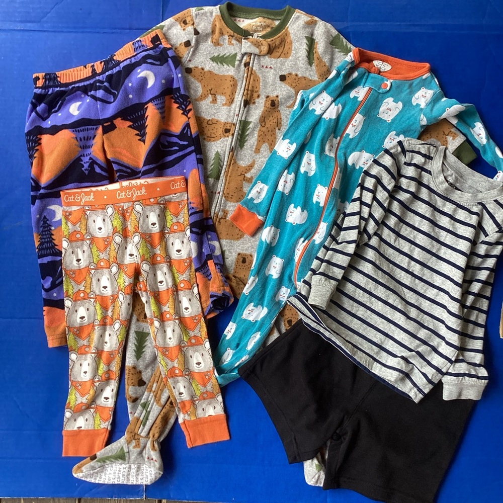Assorted bundle of 6 piece 3T Kids clothing Set Multicolor Animal Prints size 3T